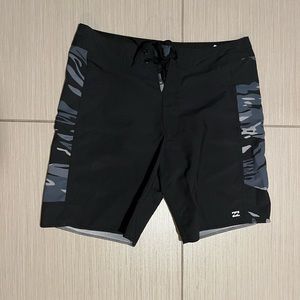 Billabong size 30 Men’s DBAH Pro boardshorts bathing suit